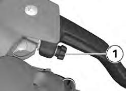 Broms Inställning av bromshandtag Om bromsvätskebehållarens läge förändras, kan det komma in luft i bromssystemet. Vrid inte handtagsenheten eller styret.