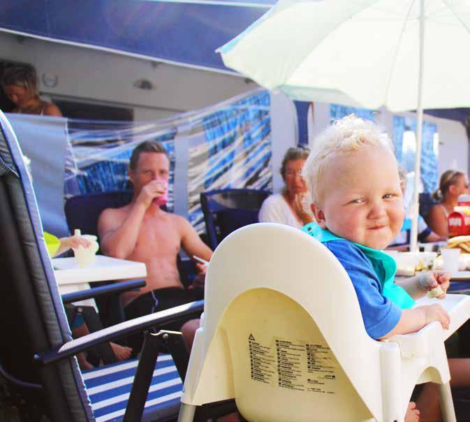 VÄLKOMMEN TILL Vita Sandar, Mellerud CAMPING FÖRKNIPPAS FÖR DET MESTA med sommar, sol och bad med koncentration till högsommaren.