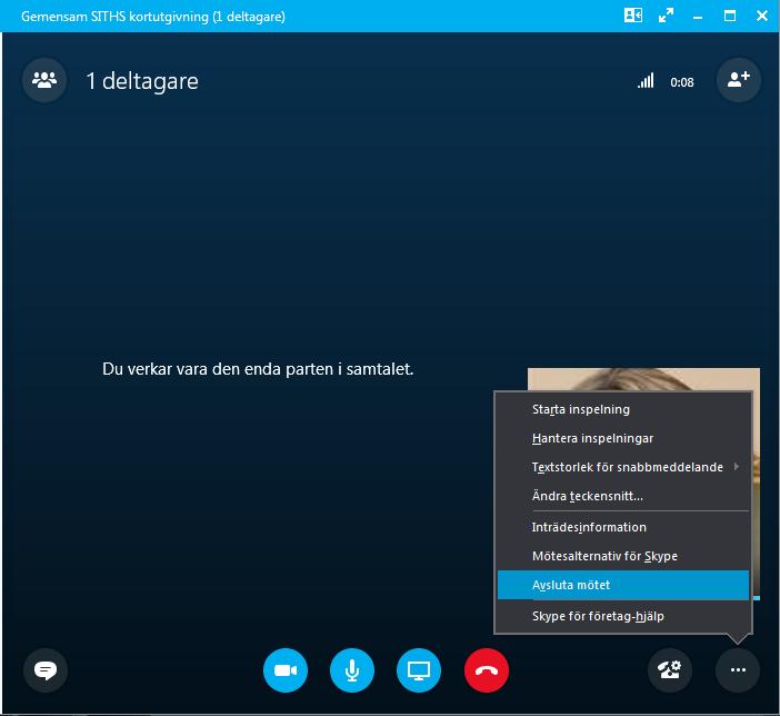 Avsluta Skype-möte 9. För att avsluta mötet, ska du som kallat till mötet och är ordförande, avsluta genom att Klicka på menyn med de tre prickarna. 10.