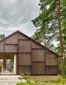 2 1 3 4 Varma uttryck ryms bakom tuff fasad Det som skulle bli en enkel friggebod blev en enhet med tre små och funktionella hus.