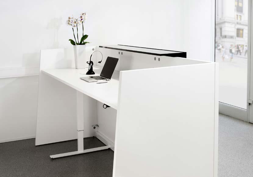 Receptionen erbjuds i 2 varianter. En med arbetsbordet fastmonterat med en arbetshöjd om 730mm.