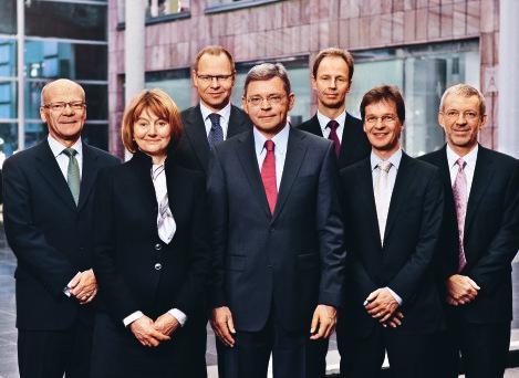 Organisation Koncernledning Koncernledning, från vänster till höger: Carl-Johan Granvik, Gunn Wærsted, Michael Rasmussen, Christian Clausen, Fredrik Rystedt, Ari Kaperi och Peter Schütze.