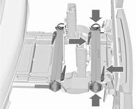 Skjut in det inbyggda transportsystemet För in spännandet och dra åt det neråt så mycket