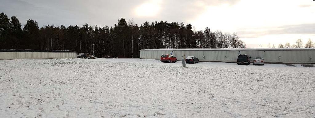 8 Samrådshandling Bild 2. Vy från planområdet med utblick mot föreslagen lokalisering av punkthuset Våtmarker Planförslaget gränsar i öster mot ett område som delvis utgörs av skogsbeklädd våtmark.