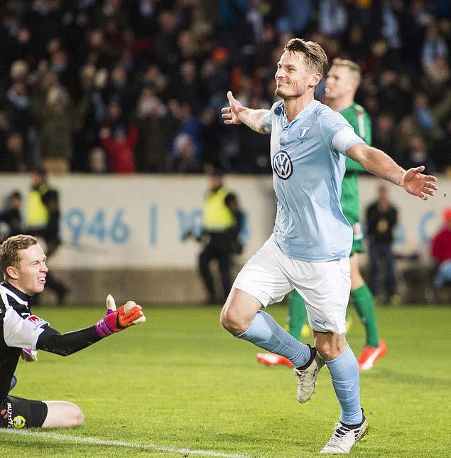 Markus Rosenberg Malmö FF 2016 2015 Nettoomsättning (tkr) 247 747 503 268 Årets resultat (tkr) 1 334 231 524 Eget kapital (tkr) 456 983 482 624 Tabellplacering 1 5 Vunna poäng 66 54