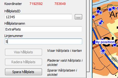 På pekad position skapas en temporär symbol med etiketten Ny position. Koordinaterna visas i rött i formuläret. Därefter skall HållplatsID, Hållplatsnamn och Linjenummer fyllas i.