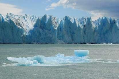 Dag 9 El Calafate: Lago Argentino Efter frukost börjar vi utforska nationalparken Los Glaciares.