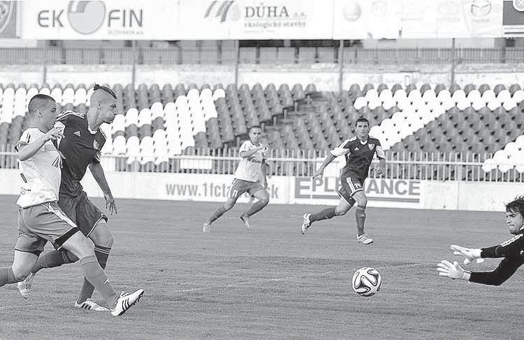 www.sport.sk FUTBAL 11 KOŠICE B D. KUBÍN 4:2 (1:1) GÓLY: 21. F. Pavúk, 58. L. Dordević, 71. Jano, 81. Gáll 42. a 52. Sani. ŽLTÉ KARTY: Vancák Čučka, Lacko. ROZHODOVAL: Ihring 335 divákov.