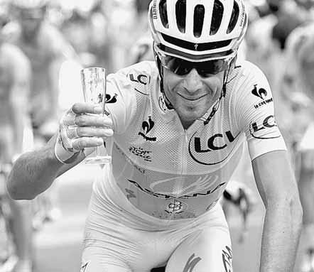 www.sport.sk CYKLISTIKA 3 101. TOUR DE FRANCE 5. 7. 27. 7. 2014 Zaslúžený víťaz 101. ročníka Tour de France VINCENZO NIBALI, žralok z Messiny Mal som asi šťastie... KTO JE VINCENZO NIBALI NARODENÝ: 14.