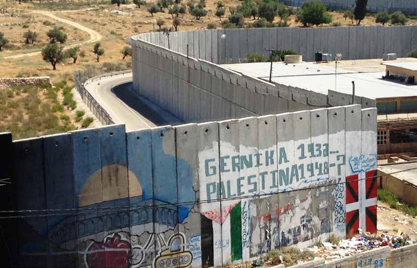 Aida Refugee Camp är liksom andra flyktingläger svårt utsatta för räder av Israel Defence Forces (IDF), många invånare har under åren blivit fängslade eller skjutna till döds.