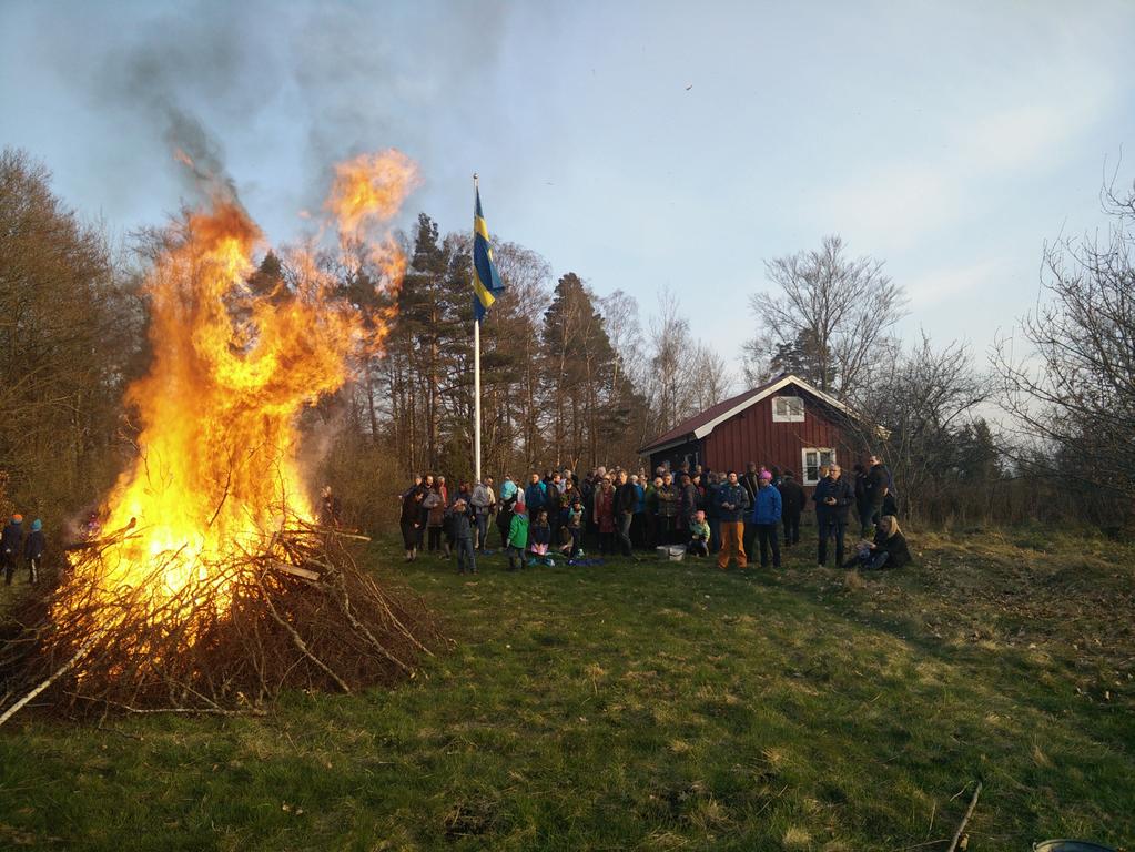 Valborgsfirande på Månkullebo Drop-in från 17.00.