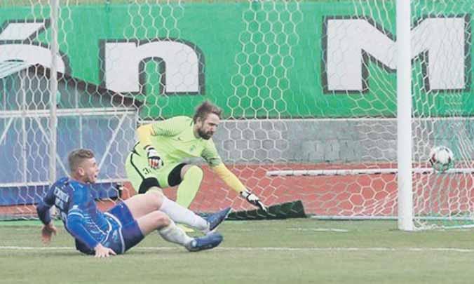 6 FUTBAL streda 4. 4. 2018 OZVENY 22.