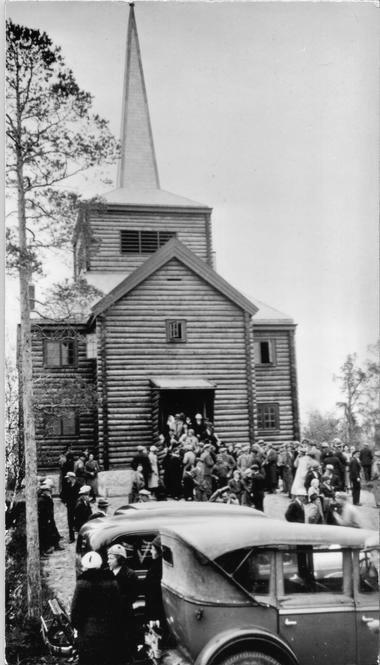 Olav Beddari DET VAR DÅ, DÅ FINLAND VAR VÅR GRANNE Svanvik kyrka vid Pasviksälven blev byggd år 1934 vid gränsen mellan Norge och Finland som en främre front för norskheten.