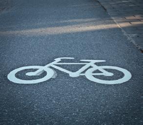 com Onsdag 22 juni är vi ute och cyklar fira med oss mellan Karlskoga och Degerfors START Nu kan du cykla trafiksäkert och miljövänligt hela sträckan mellan Karlskoga och Degerfors.