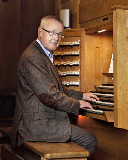 orgelfestivaler. Han odlar en bred repertoar som även innefattar vår tids musik med åtskilliga uruppföranden och han gör regelbundet inspelningar för Sveriges Radio.