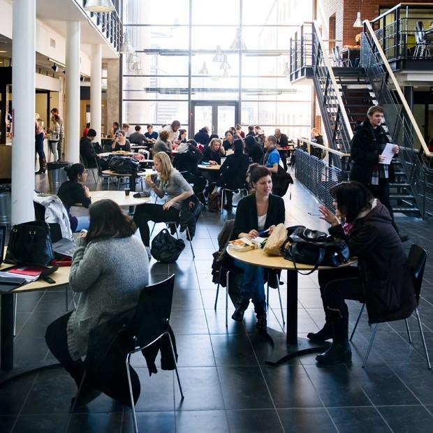 Ett fullskaligt universitet åtta fakulteter Lunds Tekniska Högskola Naturvetenskapliga fakulteten Juridiska fakulteten