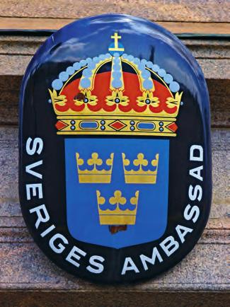 سویدن زندگی کنند تقاضای پناهندگی بدهند یا تابعیت آنرا حاصل کنند بررسی میکند. طبق قوانین دبلین درخواست پناهندگی شما باید توسط اولین کشور اروپایی که شما به آنجا رسیده اید بررسی گردد.
