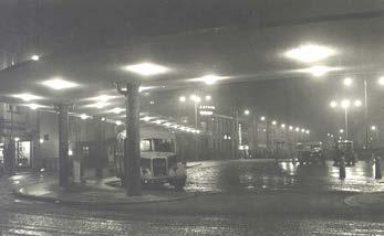 Slika 24: Maribor ponoči, arhiv Pokrajinskega muzeja Maribor Leta 1936 je imelo Mestno električno podjetje že 12.