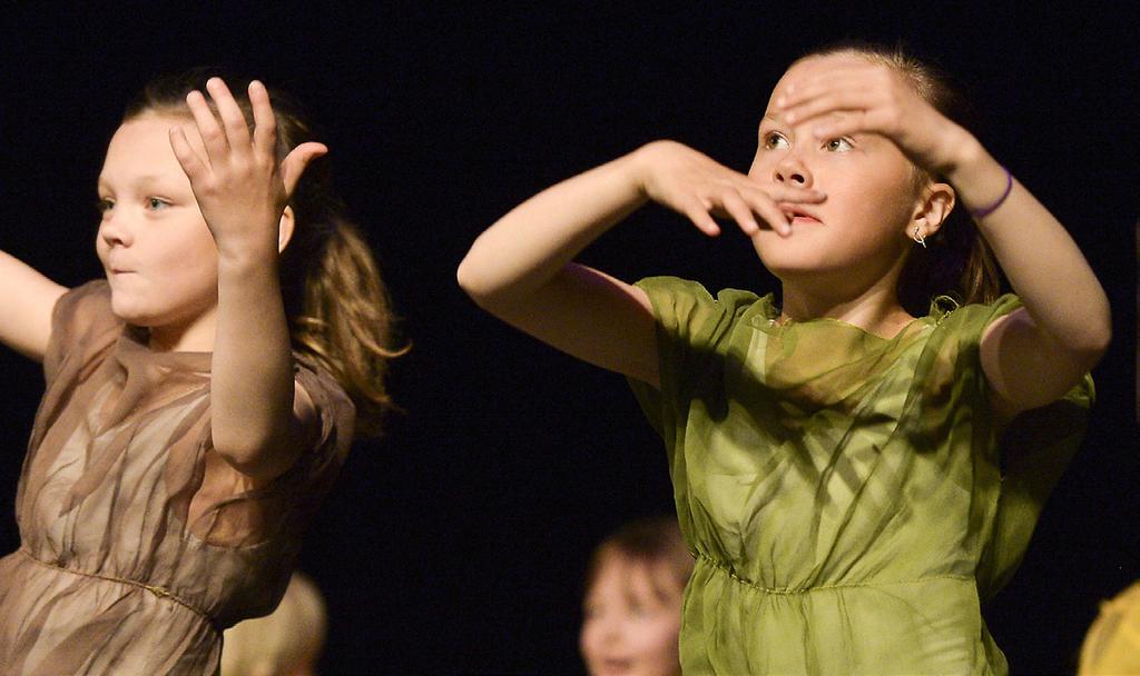 får deltagarna ta del av när Kathleen dansar med elever. K Dans i särskolan Danspedagogen Eva Perbrand-Magnusson delar med sig av sina erfarenheter av dans i särskolan.
