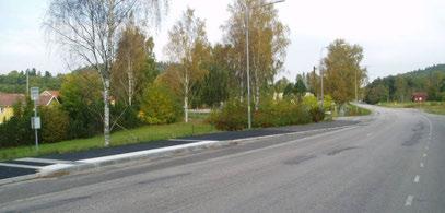 Nära planområdet är gc-vägen lokaliserad på Uddevallavägens västra sida, närmare centrum på vägens östra sida.
