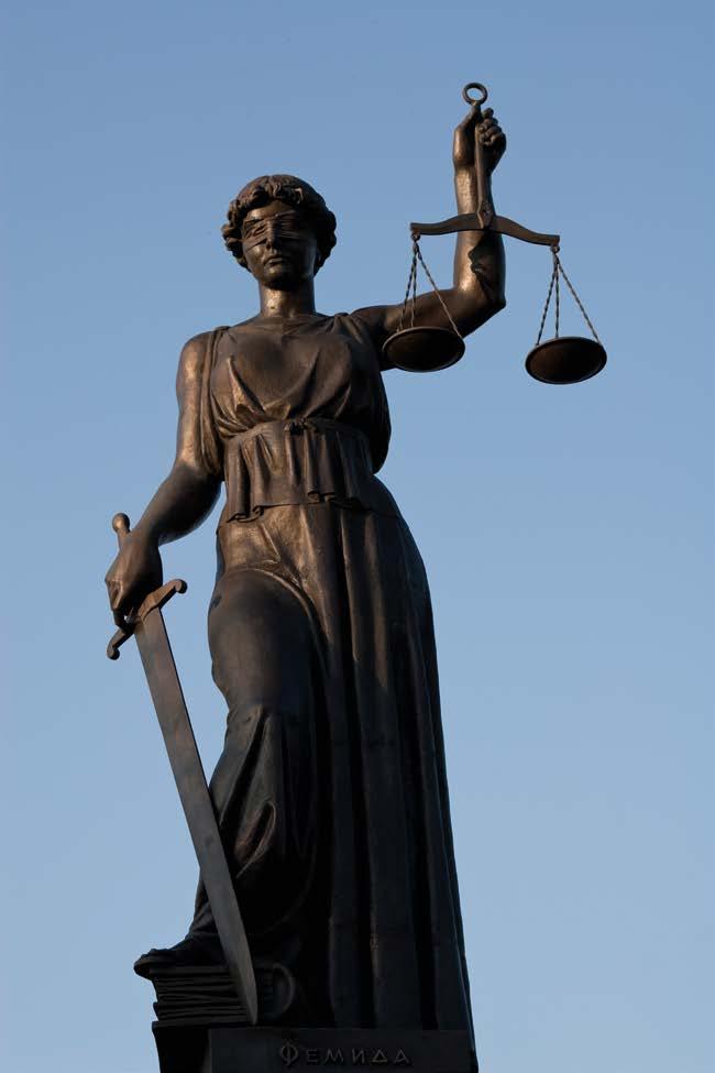 Justitia, eebaha cadaalada sida ee aaminsanaayeen dadka room. Miisaanka waxuu calaamad uu yahay cadaalad, seeftuna calaamad uu tahay awood.