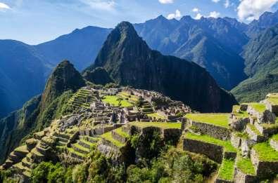 hemma hos en familj med ditt glas, medan marsvinen springer omkring på golvet! Vi fortsätter sedan till Ollantaytambo som är en av de mest imponerande inkaruinerna.