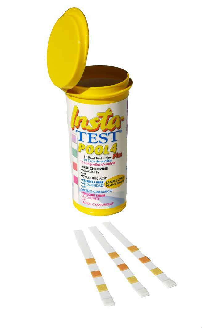 Det är bara att doppa ner en teststicka (strips) i vattnet och sedan läsa av mot färgskalan. Teststrips Standard mäter fritt klor, ph, alkalinitet och cyanursyra.