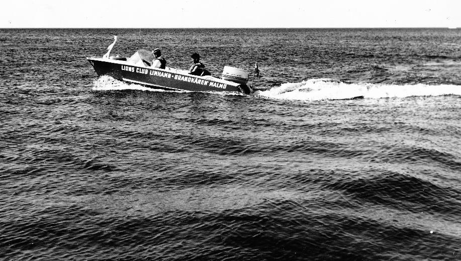Räddningsbåtar Under 1940-talet placerades en mindre roddbåt på Lilla utryckningen, det vill säga bil 5.