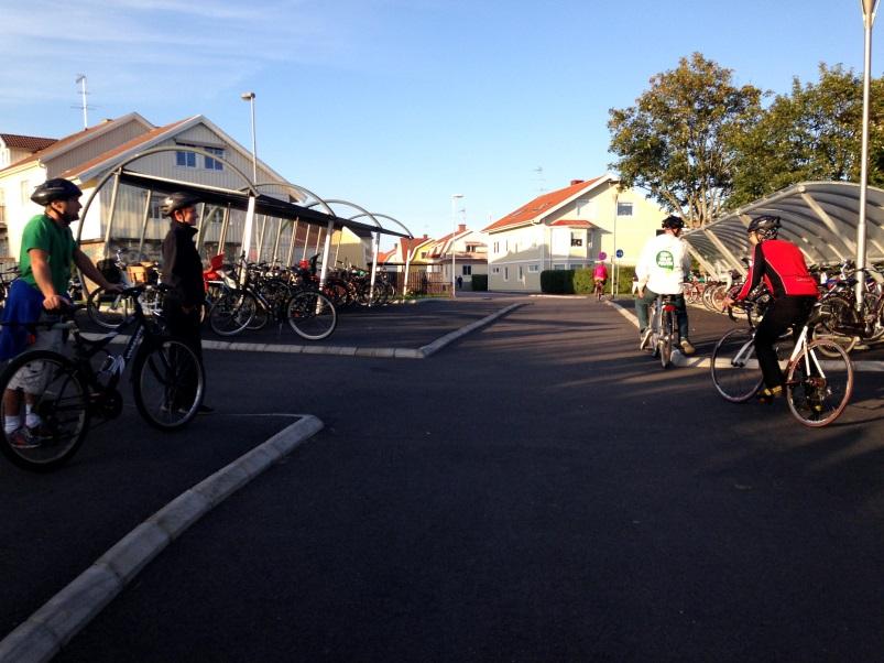 3. Cykelparkering Östra villastaden Skyltning saknas Trafikingenjörerna Behövs