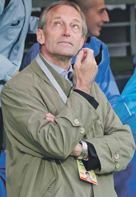 www.sport.sk FUTBAL 11 Nitriansky tréner LADISLAV JURKEMIK je presvedčený, že aj zo súčasnej situácie sa možno dostať Kde je Soumah, nevie.
