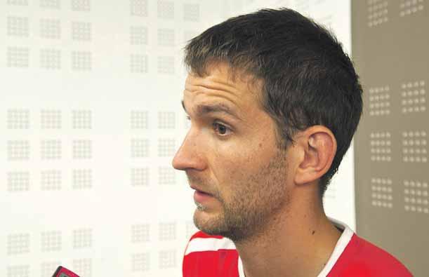 4 FUTBAL štvrtok 11. 10. 2012 EŠTE 1 DEŇ Aká nálada panuje v mužstve? Taká, ako pred kvalifikačnými súbojmi. Začína byť cítiť zápasové napätie, ostáva deň do výkopu.