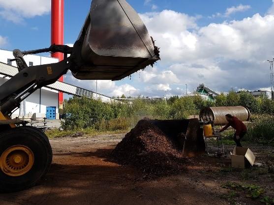 Mätning i skopa med antennhus och påfyllnad av träflis. 2,5 2 1,5 1 0,5 0-0,5 1 11 21 31 41 51 61 71 81 Mätningar Figur 28. Längdförändring vid kontinuerlig mätning och påfyllnad i skopa med träflis.