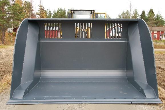 är placering och anpassning av antenner och radiomätutrustning i denna relativt tuffa miljö. Placering av antennhus enligt figur 27 är uppenbart inte tillämplig.