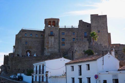 Allt gick mycket smidigt och vi kunde lämna Malaga och bege oss mot Tarifa. Längs vägen såg vi de första rovfåglarna dra förbi - bl.a. några dvärgörnar och en del tornfalkar.