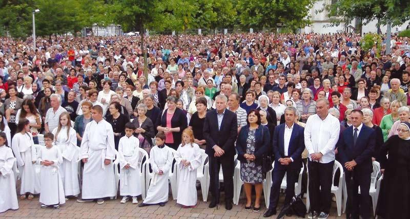 VIROVITIČKI LIST I ČETVRTAK I 25 I 8 I 2016 I 14 DOGAĐAJI Grad Slatina poziva na nužnost suzbijanja ambrozije Početkom kolovoza započinje cvatnja korova ambrozije te se povećava koncentracija peludi