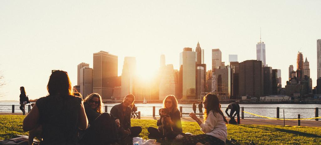 UPPLEV THE AMERICAN WAY OF LIFE Är du mellan 15-18 år, har goda kunskaper i engelska och söker ett annorlunda gymnasieår? Då är vårt High School i USA perfekt för dig.