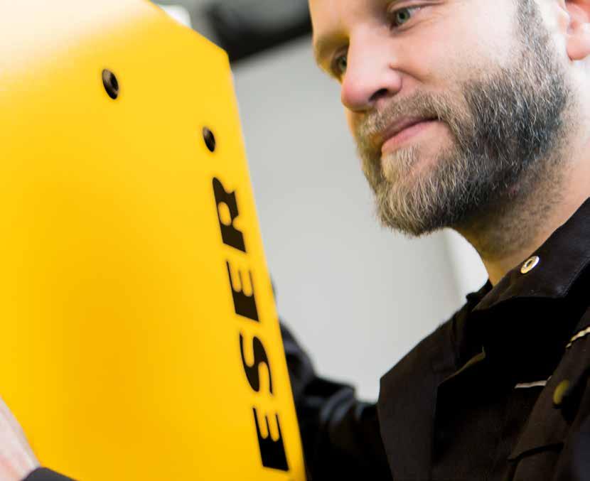SECOTEC-ackumulatorreglering Innovativ energisparreglering med ackumulatorplus (1) Kylkompressorn är i drift: Kyla tillhandahålls för tryckluftstorkning och nedkylning av lagringsmediet (2)