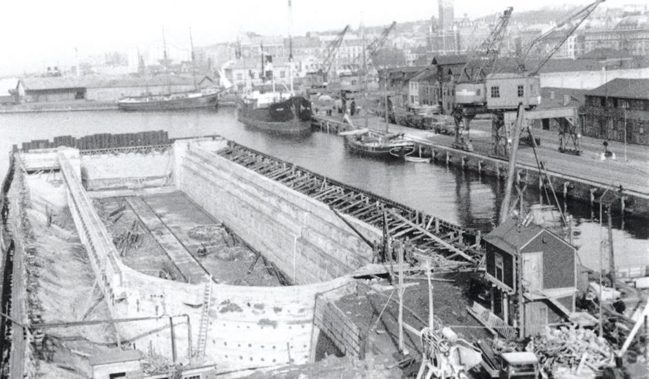 SAMHÄLLSNYTTIGT Inom ett par år ska det vara kontor, bostäder, havsbad och park i den nya stadsdelen Oceanhamnen. Många av hamnens historiska byggnader är borta.