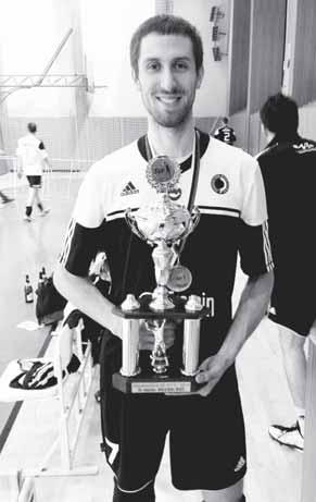 28 VOLEJBAL piatok 18. 7. 2014 Reprezentačný smečiar TOMÁŠ KRIŠKO tretím slovenským volejbalistom v službách Dukly Liberec Titul už dávno nezískal... Patril medzi osobnosti extraligy volejbalistov.