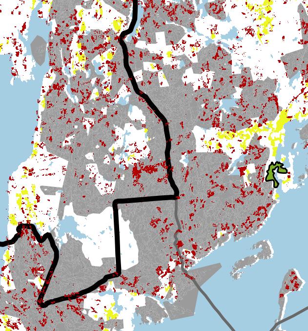 Längst i söder i Laxå kommun ligger Tivedens nationalpark (Figur 4). Tivedens sprickdalar, storblockiga terräng med tjärnar och talldominerade skogar ledde tidigt till naturvårdsåtgärder.