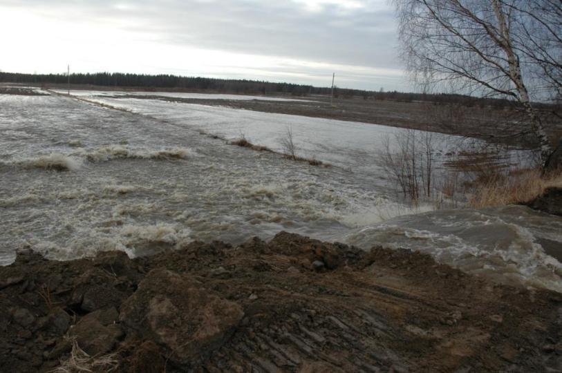 De avlägsnade ismassorna kolliderade med havsisen och samlades i Lappfjärds åmynning (Bild 26), där vattnet först spred sig till Natura 2000-området vid åmynningen.