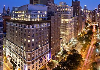 3. NYLO**** Cityläge: Charmigt boutiquehotell med perfekt läge på Broadway i trevliga Upper West Side. I området runt hotellet finns det många restauranger både för frukost, lunch och middag.