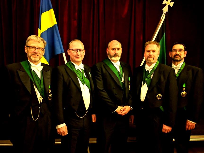 5 nya amiraler tog nionde graden Lördagen den 7 april samlades 5 förväntansfulla bröder från logen Läckö Slott i Coldinu Ordens lokaler i Göteborg för första gången på femtio år.