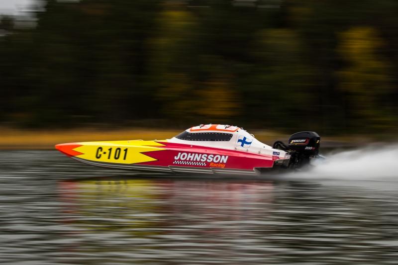 20 19 MEDALJFEST OCH JUNIORARBETE ELIT- IDROTT Den blåvita motorbåtstävlingsfesten fortsätter år 2019.