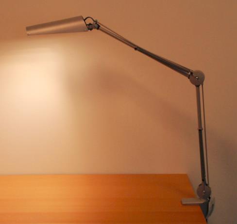 BORDSLAMPA FABRIKAT: GLAMOX LUXO MODELL: AIR LED UTFÖRANDE: