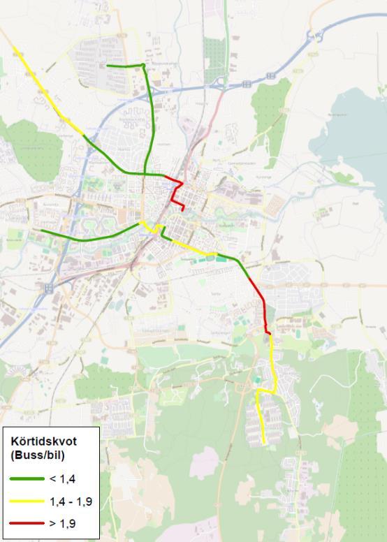 Figur 3-11 Körtidskvot mellan buss och bil i högtrafik. Kartbilden till vänster visar körtidskvoten för resor in mot centrum, kartbilden till höger visar körtidskvoten för resor ut från centrum.