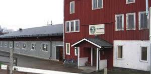 Anläggningen Anläggningen är kraftigt eftersatt och vi har en ganska tuff uppgift både arbetsmässigt och ekonomiskt att rusta upp anläggningen.