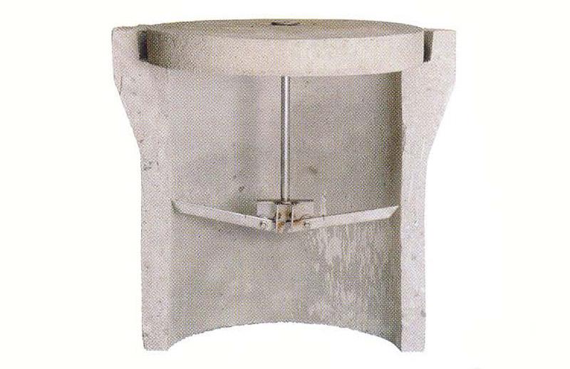 RR-brunnslås RR-brunnslås är ett funktionellt och lätthanterligt lås i rostfritt material för olika typer av betong och gjutjärnslock i markplan.