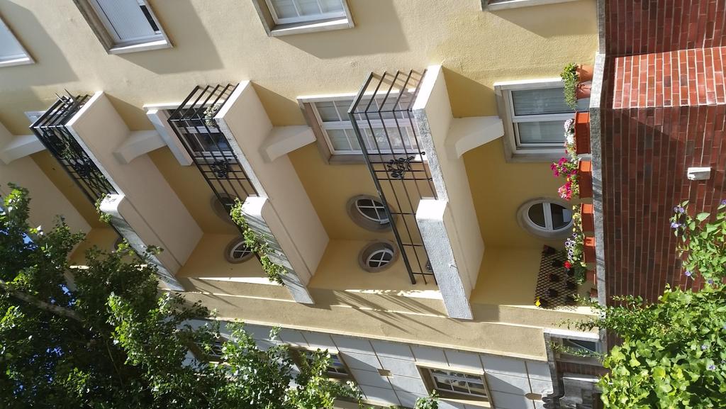 Affordable och social housing Åtkomliga bostäder (affordable housing) Billigare bostäder som är åtkomliga för alla