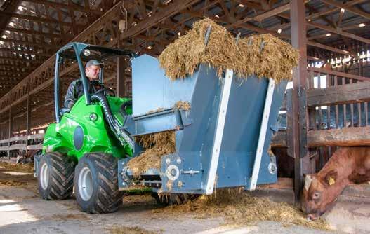 Att fördela ensilage till 50 kor tar endast 10 minuter.